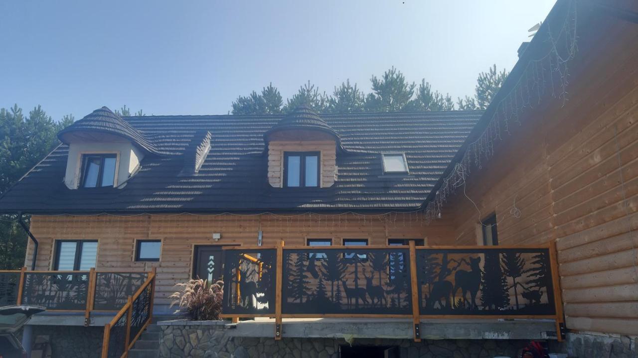 Sosnowy Dworek Sabat Farm stay *